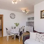 White Rose Apartment